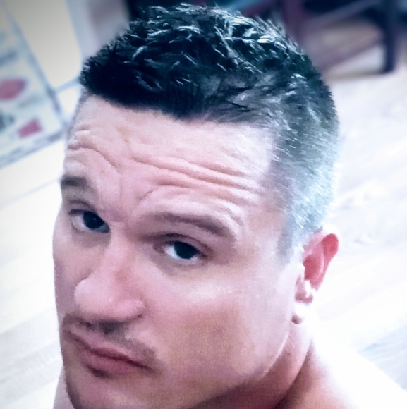 Meet your Posher, Andrew - Picture 3 of 4